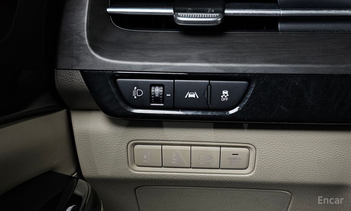 2022 Kia Carnival IV 9-Seater Noblesse с пробегом 25 060 км