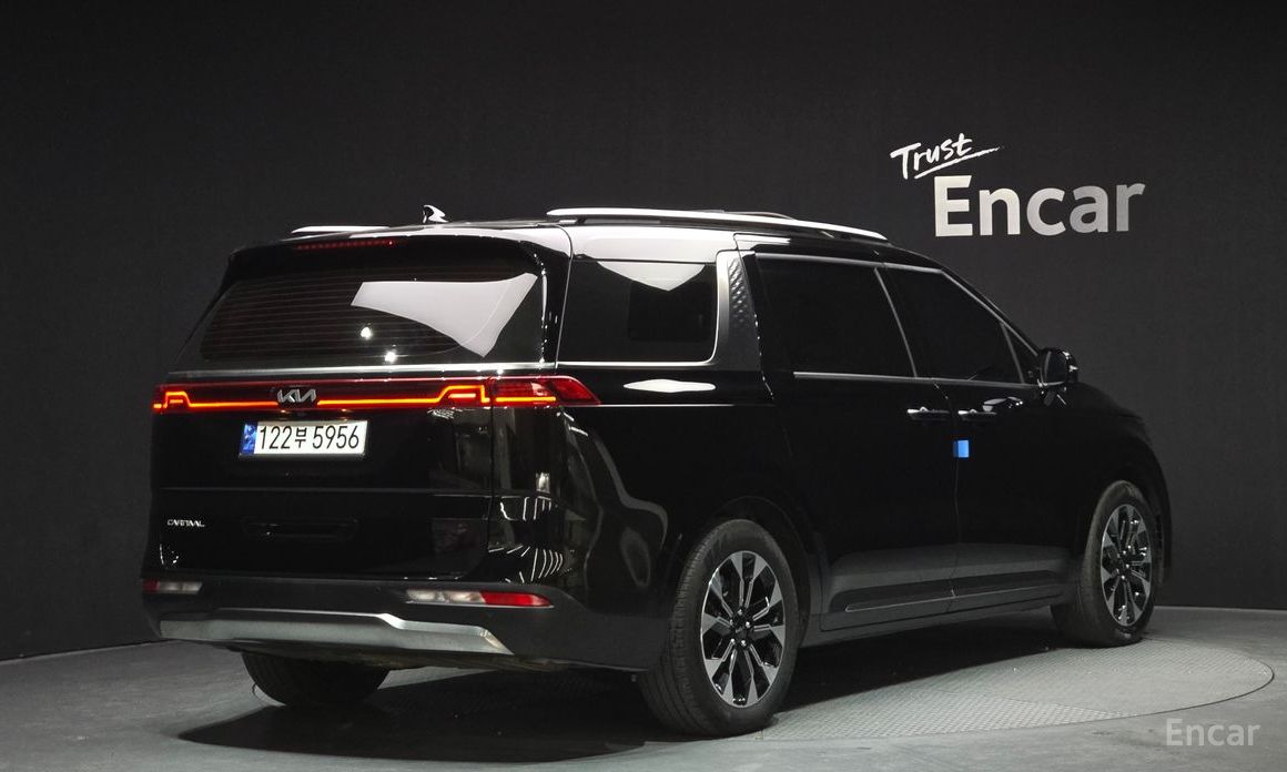 2023 Kia Carnival IV 9-Seater Signature с пробегом 40 292 км