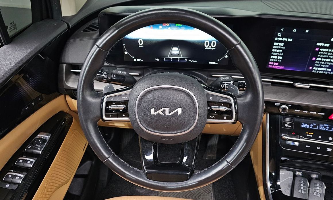 2022 Kia Carnival IV 9-Seater Signature с пробегом 74 935 км