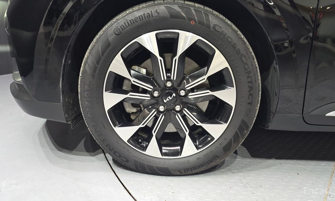 2023 Kia Carnival IV 9-Seater Signature с пробегом 40 292 км