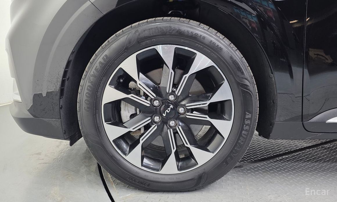2023 Kia Carnival IV 9-Seater Noblesse с пробегом 38 438 км