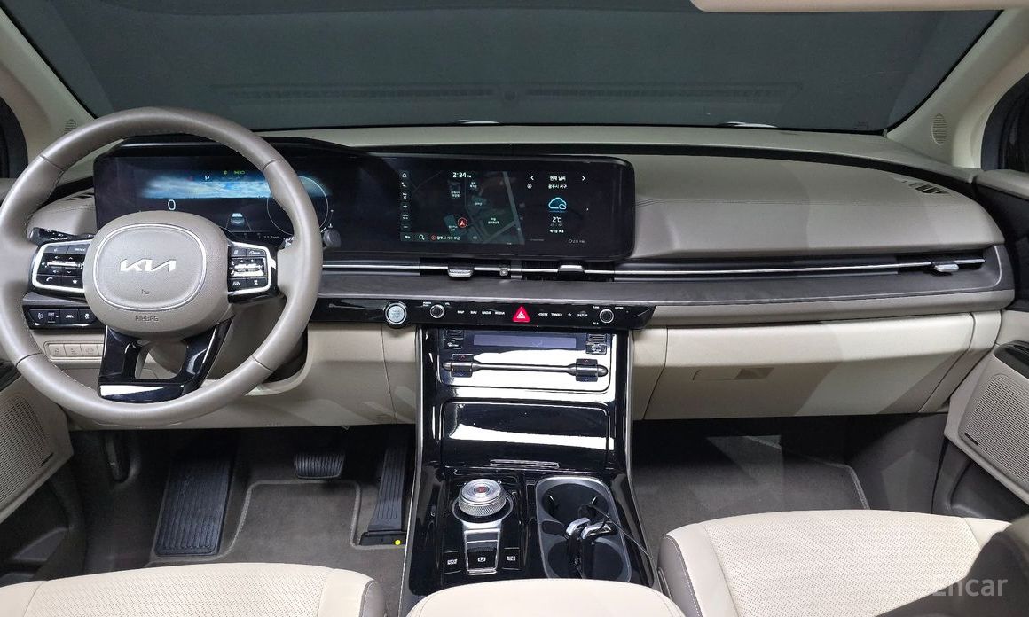 2023 Kia Carnival IV 9-Seater Signature с пробегом 40 292 км
