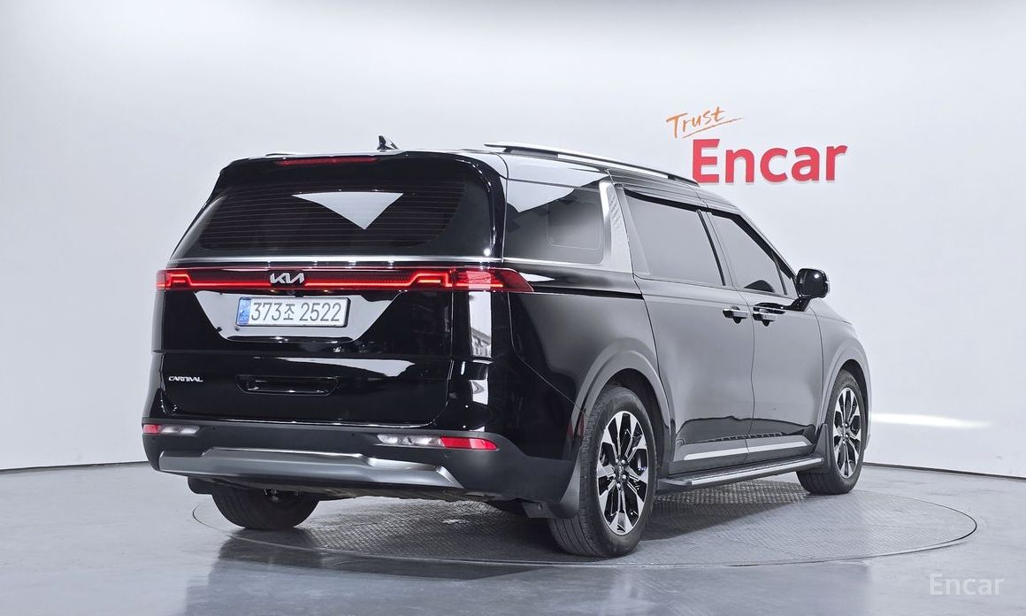 2023 Kia Carnival IV 9-Seater Signature с пробегом 74 883 км