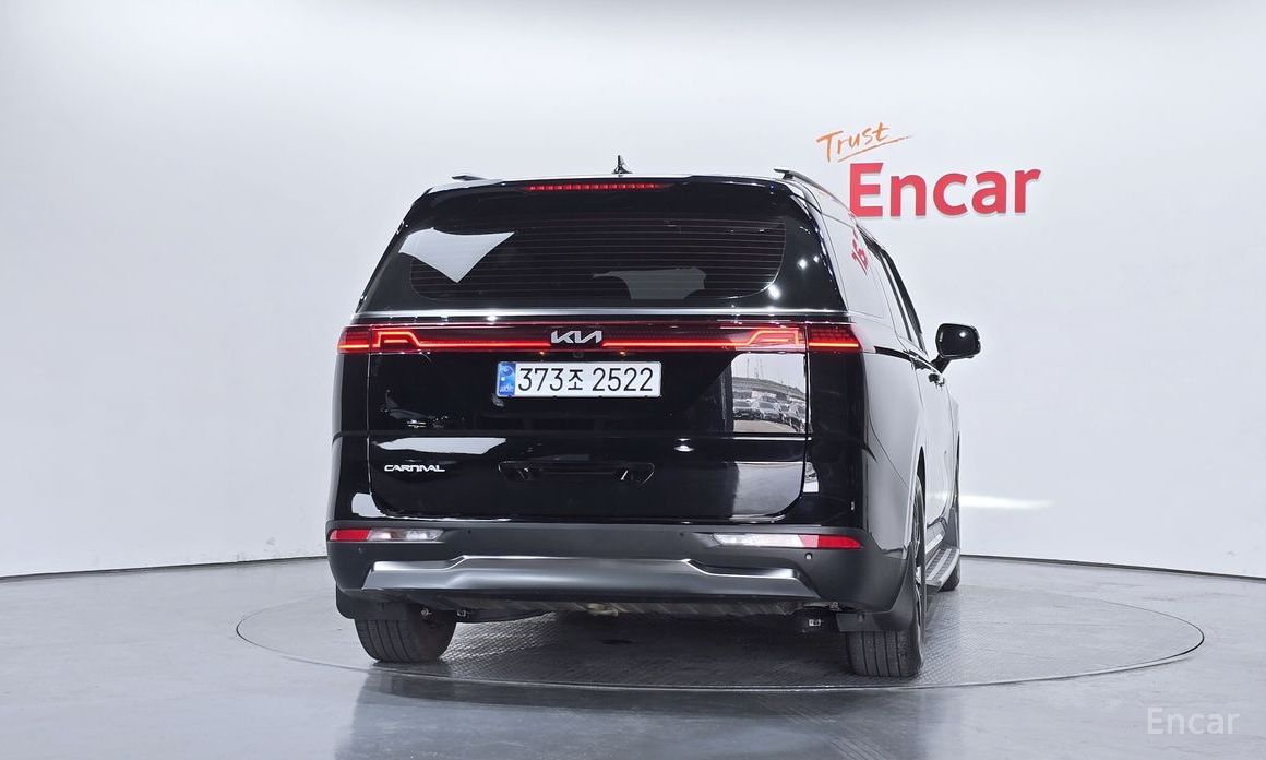 2023 Kia Carnival IV 9-Seater Signature с пробегом 74 883 км