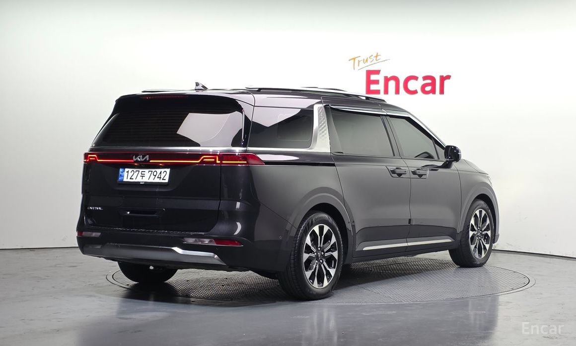 2023 Kia Carnival IV 9-Seater Signature с пробегом 20 567 км