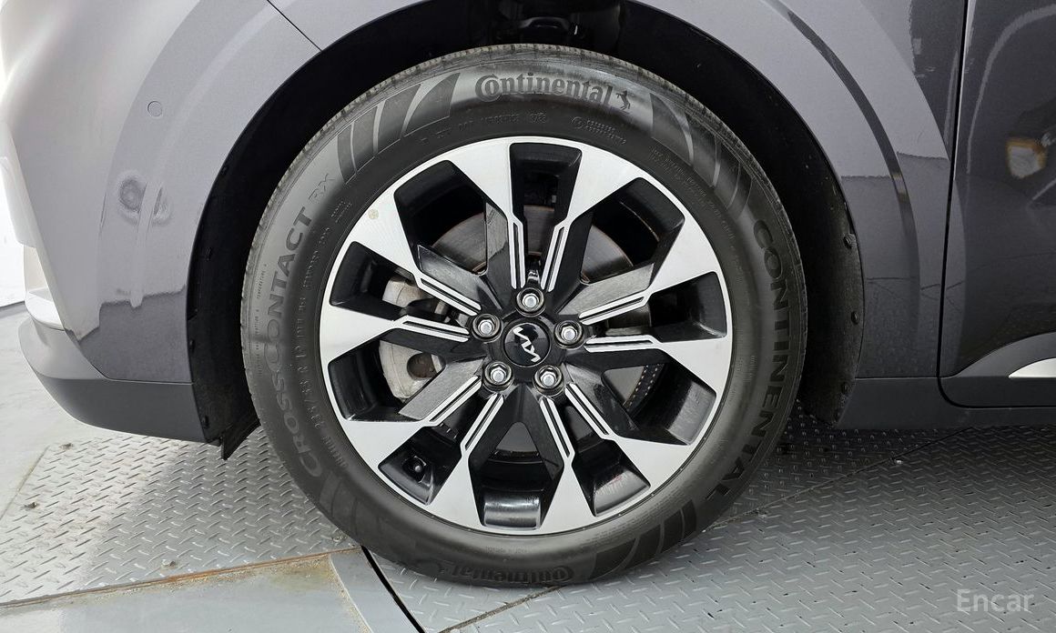 2023 Kia Carnival IV 9-Seater Signature с пробегом 20 567 км