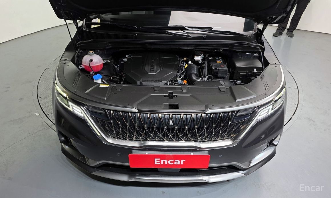 2023 Kia Carnival IV 9-Seater Signature с пробегом 20 567 км