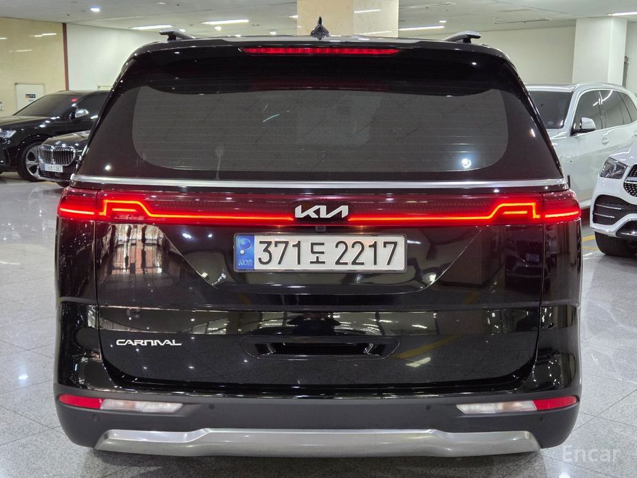 2023 Kia Carnival IV 9-Seater Signature с пробегом 84 120 км
