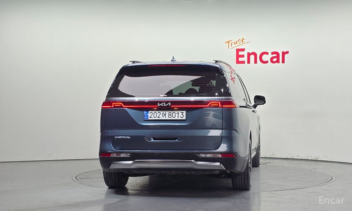 2023 Kia Carnival IV 9-Seater Signature с пробегом 120 535 км