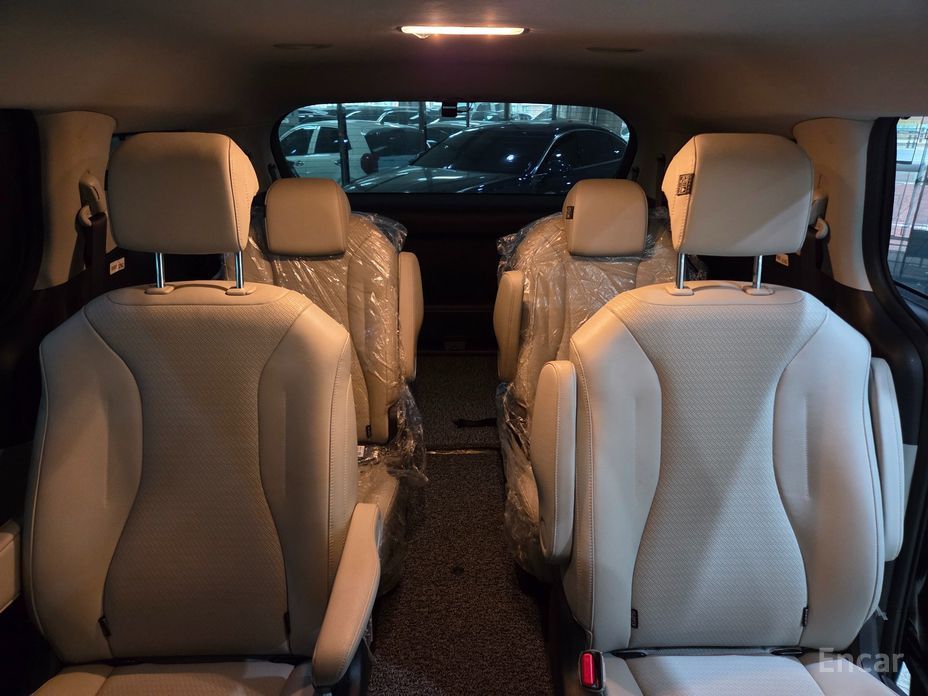 2023 Kia Carnival IV 9-Seater Signature с пробегом 84 120 км