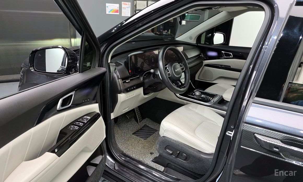 2023 Kia Carnival IV 9-Seater Signature с пробегом 20 567 км