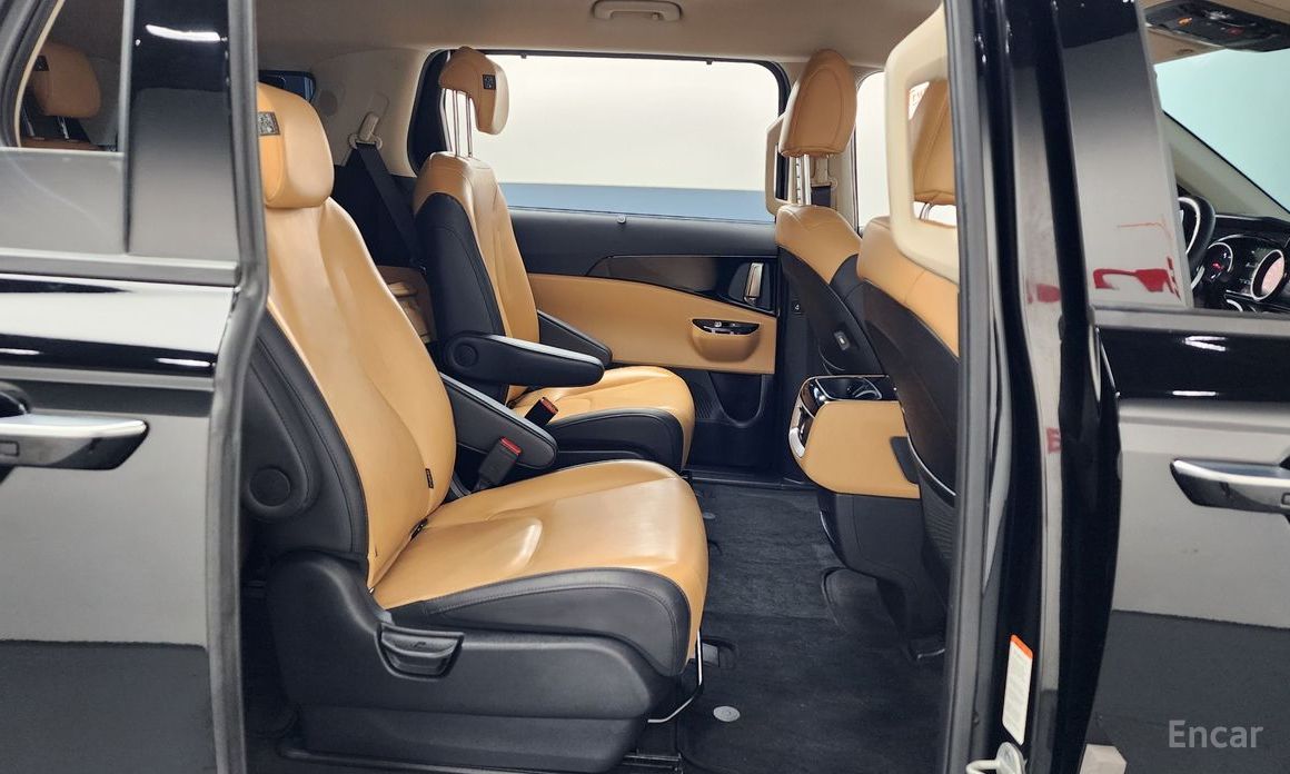 2023 Kia Carnival IV 9-Seater Noblesse с пробегом 73 792 км