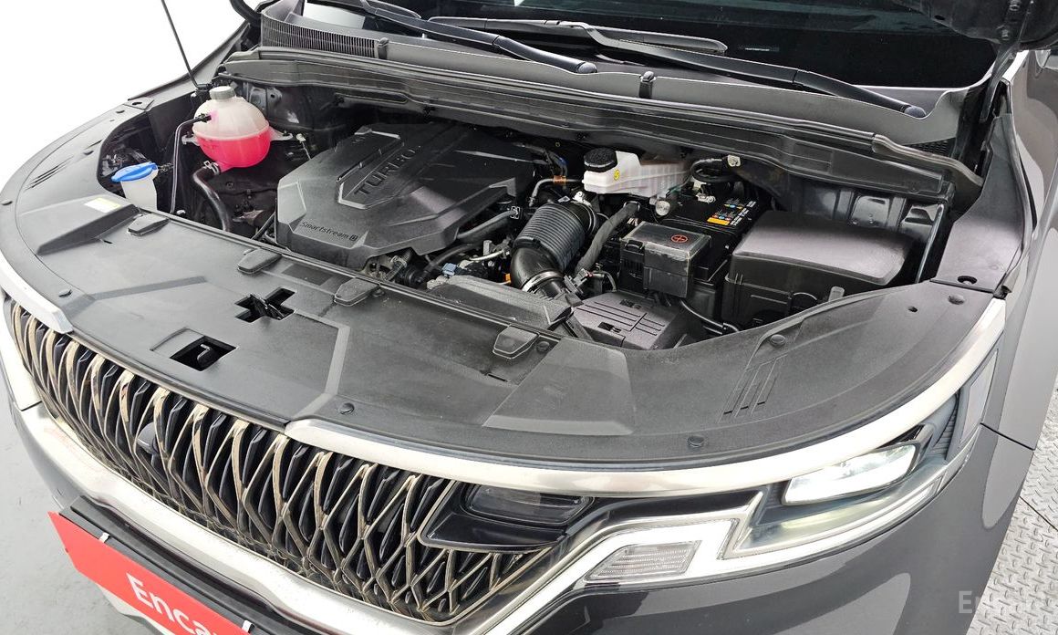 2023 Kia Carnival IV 9-Seater Noblesse с пробегом 45 289 км