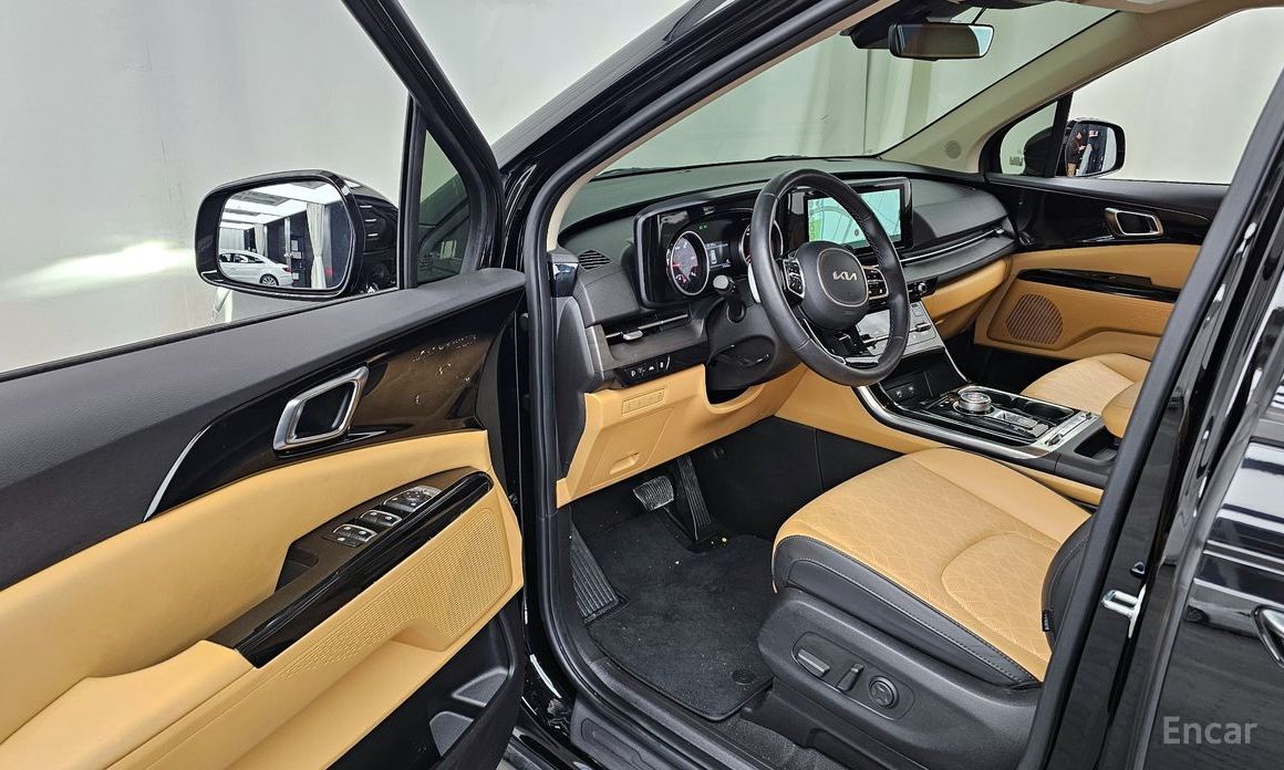 2023 Kia Carnival IV 9-Seater Noblesse с пробегом 27 500 км