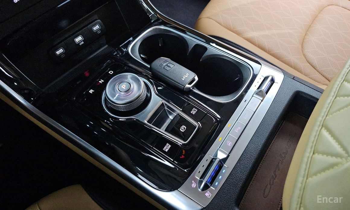 2023 Kia Carnival IV 9-Seater Noblesse с пробегом 45 289 км