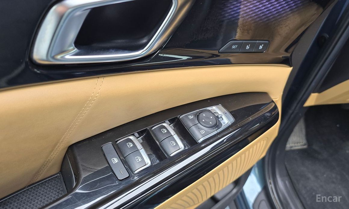 2023 Kia Carnival IV 9-Seater Signature с пробегом 120 535 км