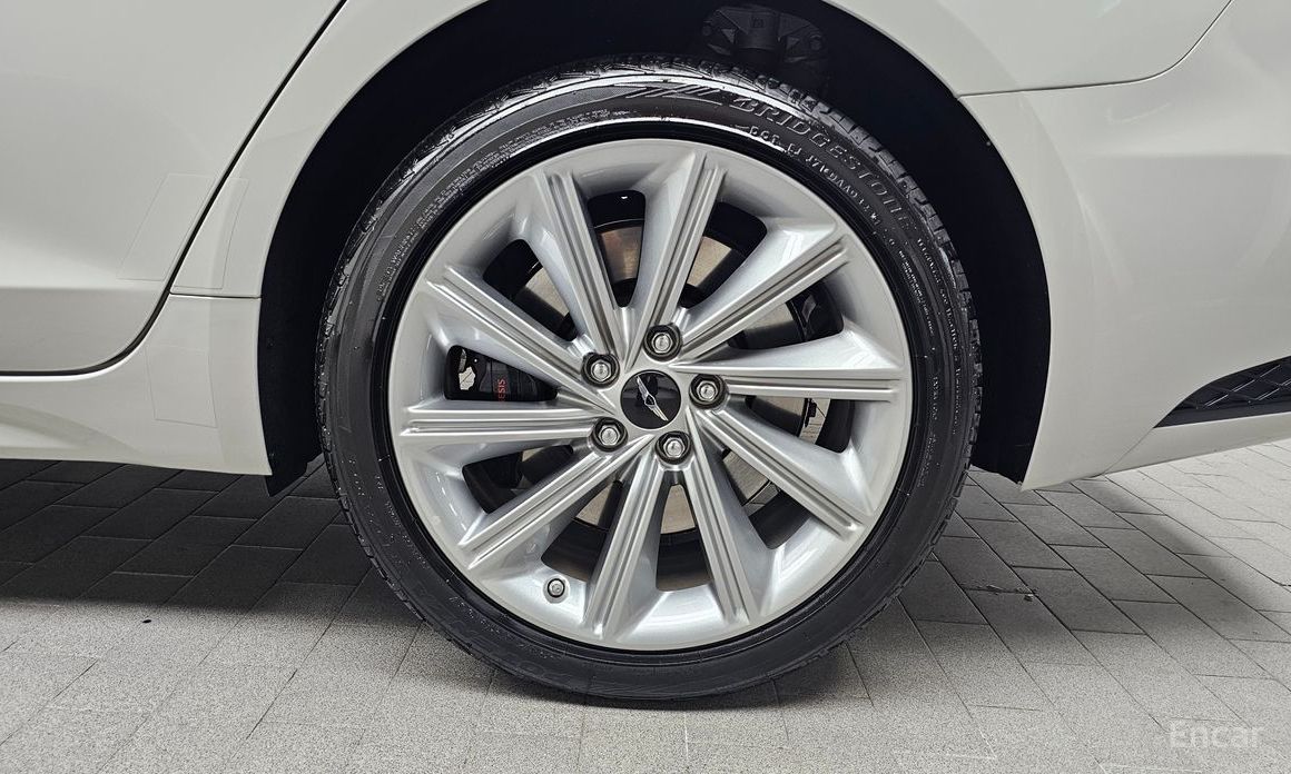 2023 Genesis G70 I Рестайлинг Gasoline 2.5T 4WD с пробегом 5 526 км