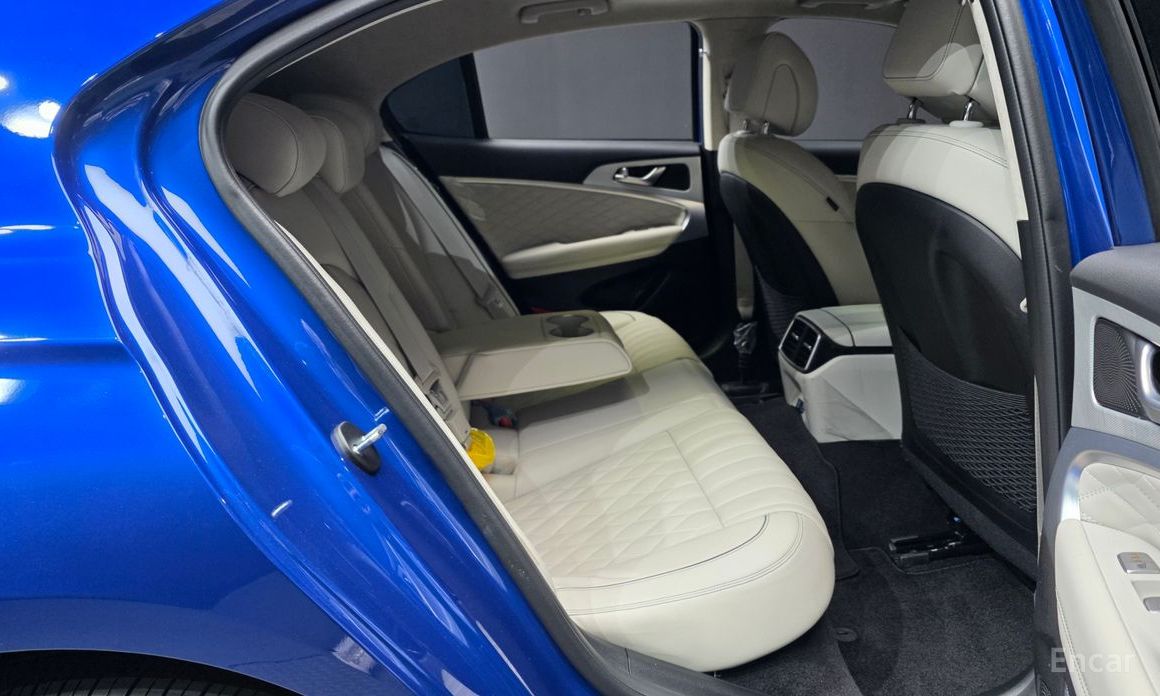 2023 Genesis G70 I Рестайлинг Gasoline 2.5T 4WD с пробегом 11 907 км