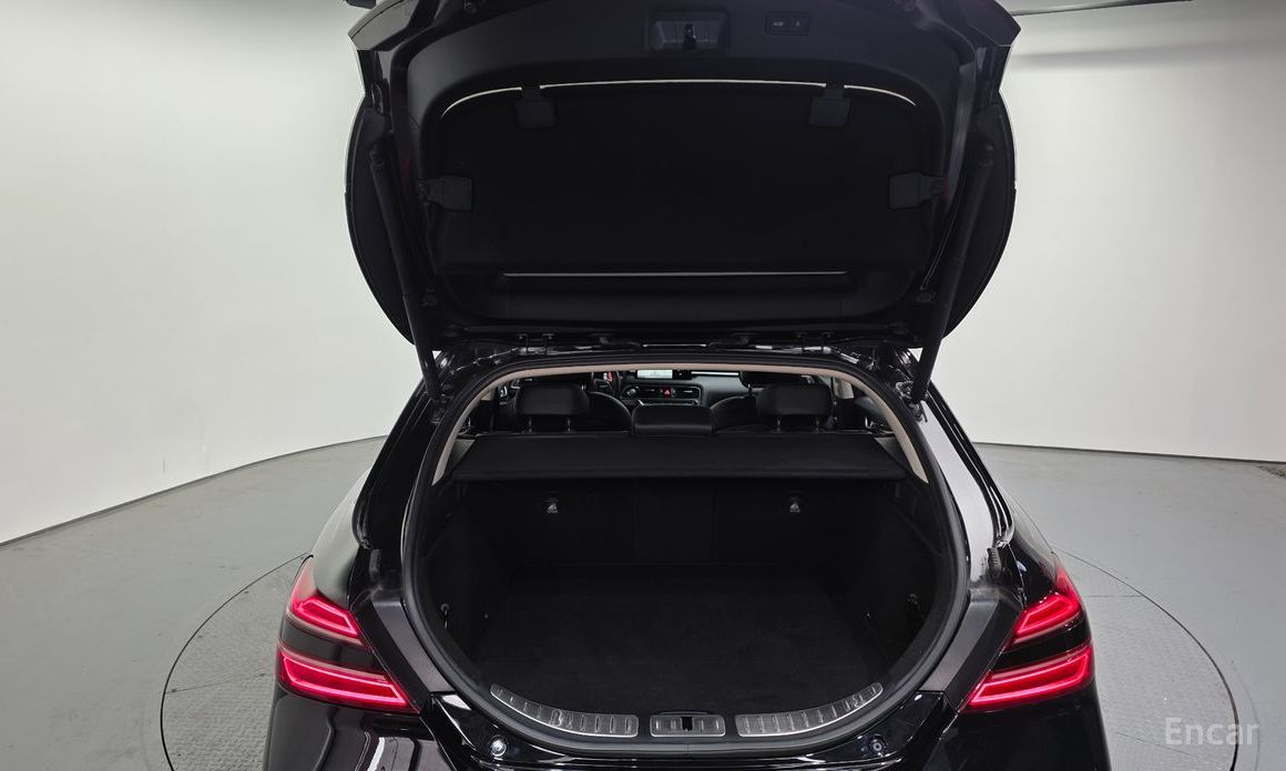 2022 Genesis G70 I Рестайлинг Gasoline 2.0T 2WD с пробегом 51 603 км