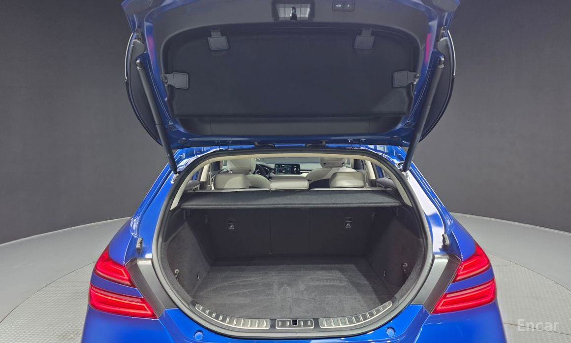 2023 Genesis G70 I Рестайлинг Gasoline 2.5T 4WD с пробегом 11 907 км