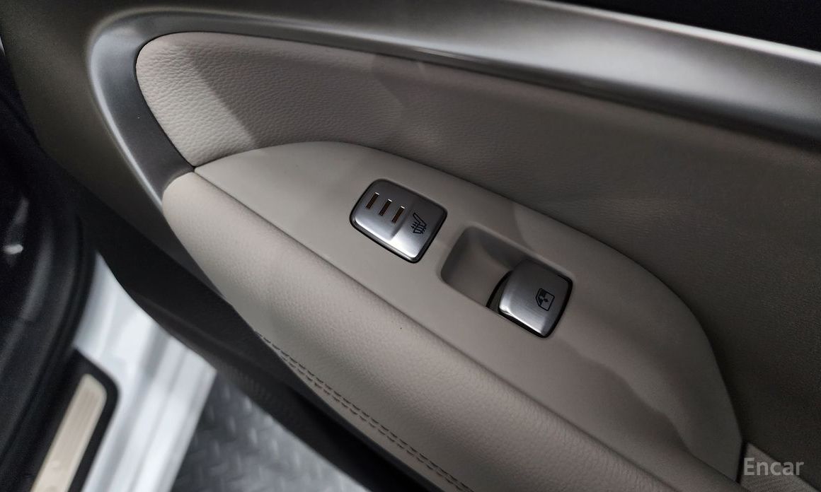 2022 Genesis G70 I Рестайлинг Gasoline 2.0T 4WD с пробегом 11 698 км