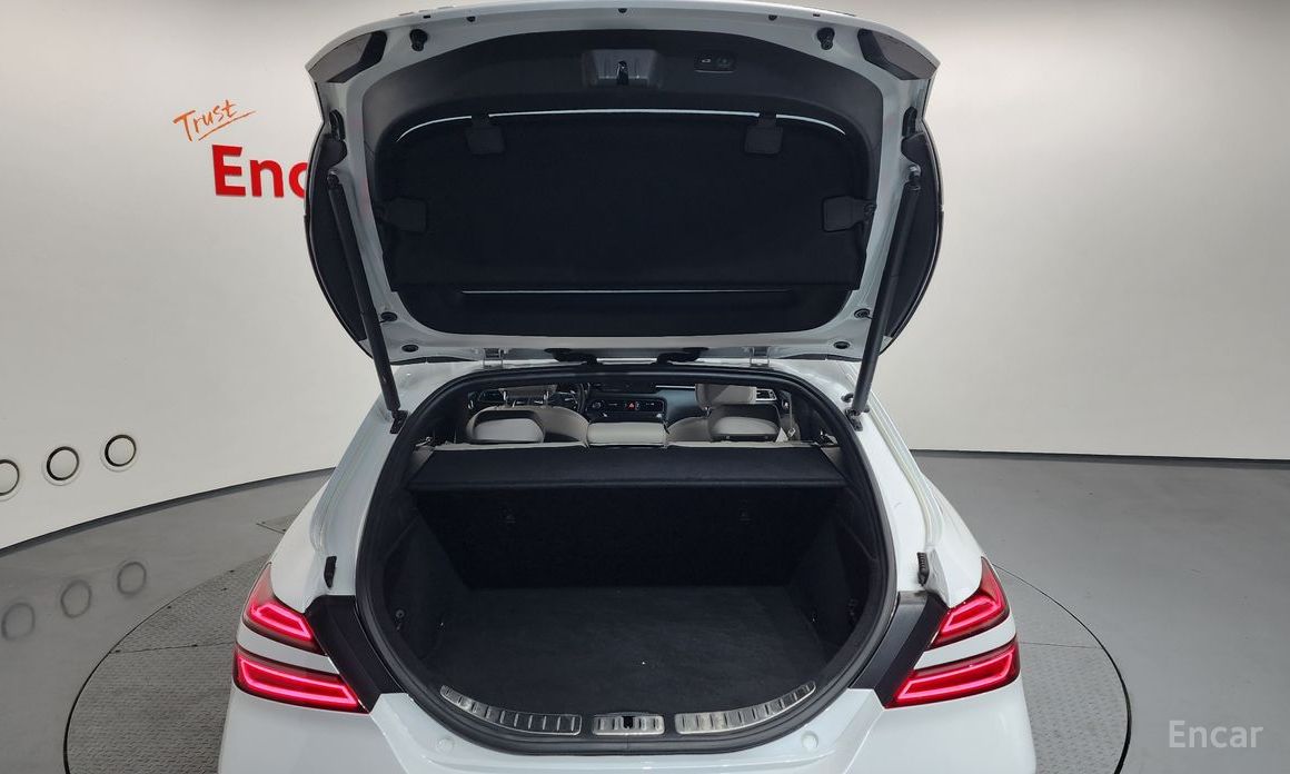 2022 Genesis G70 I Рестайлинг Gasoline 2.0T 4WD с пробегом 11 698 км