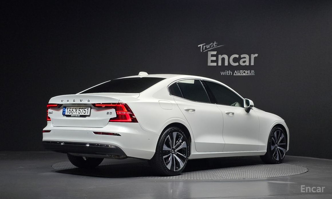 2023 Volvo S60 III B5 Ultimate Bright с пробегом 23 612 км