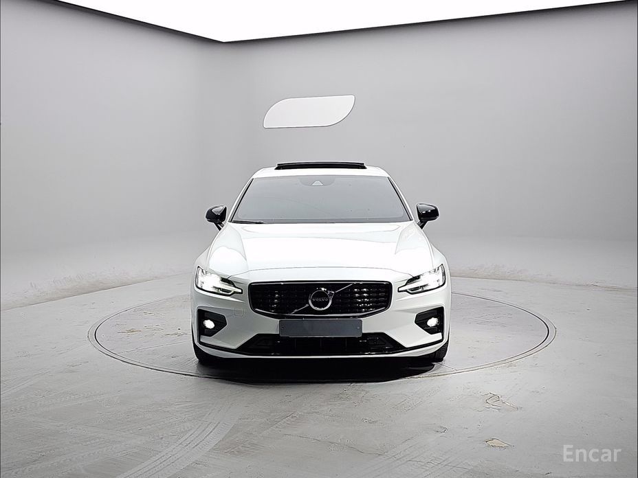 2022 Volvo S60 III B5 R-Design с пробегом 55 754 км