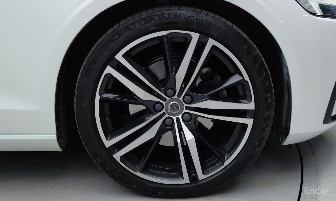 2022 Volvo S60 III B5 R-Design с пробегом 55 754 км