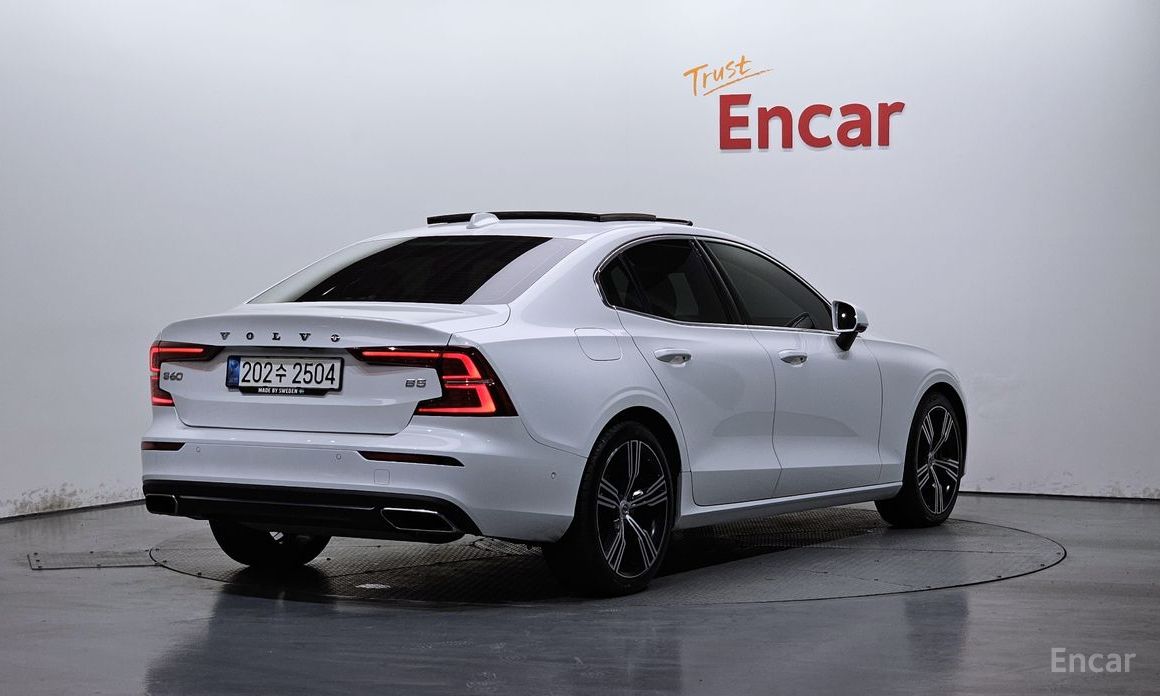 2022 Volvo S60 III B5 Inscription с пробегом 59 976 км
