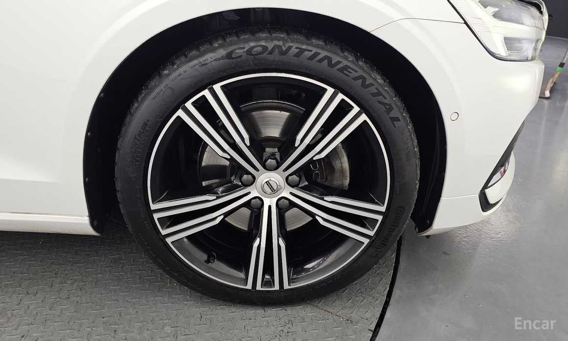 2022 Volvo S60 III B5 Inscription с пробегом 59 976 км