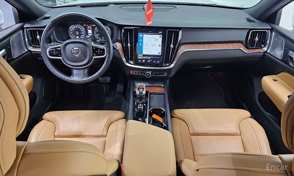 2022 Volvo S60 III B5 Inscription с пробегом 59 976 км