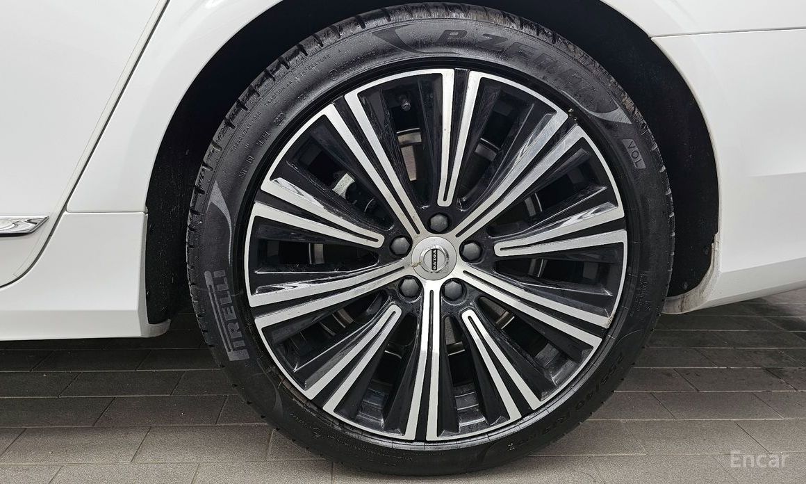 2023 Volvo S90 II Рестайлинг B5 Ultimate Bright с пробегом 28 780 км
