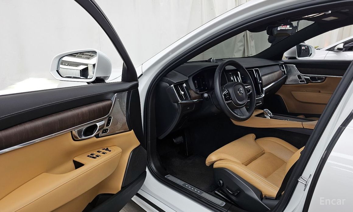 2023 Volvo S90 II Рестайлинг B5 Ultimate Bright с пробегом 28 780 км