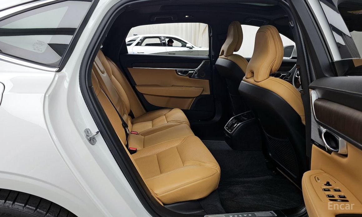 2023 Volvo S90 II Рестайлинг B5 Ultimate Bright с пробегом 28 780 км