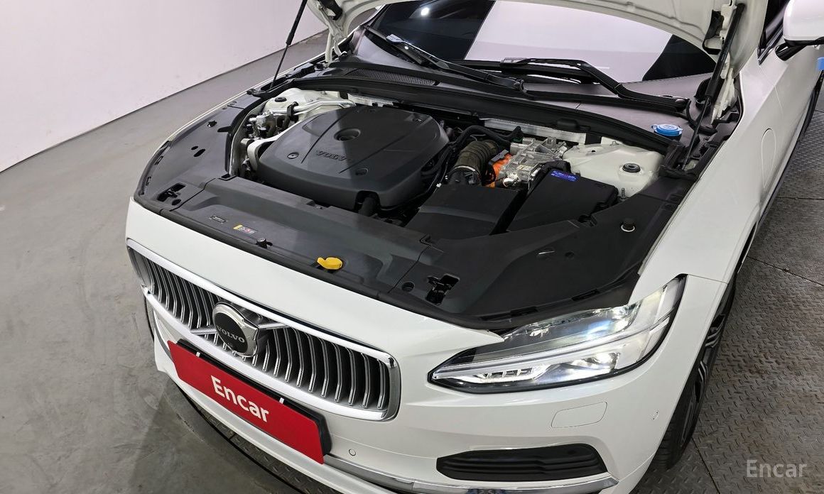 2021 Volvo S90 II Рестайлинг T8 AWD Inscription с пробегом 81 287 км