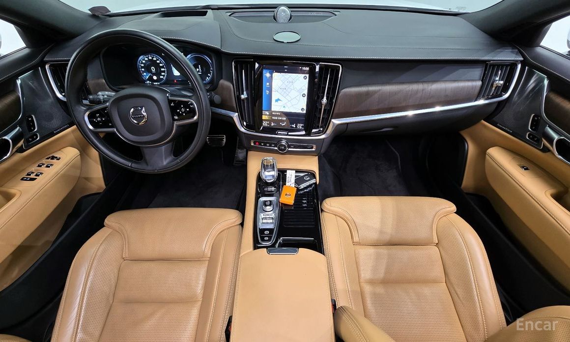 2021 Volvo S90 II Рестайлинг T8 AWD Inscription с пробегом 81 287 км