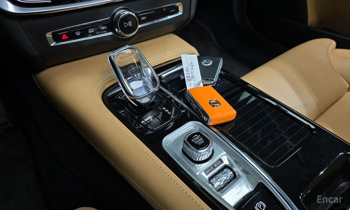 2021 Volvo S90 II Рестайлинг T8 AWD Inscription с пробегом 81 287 км