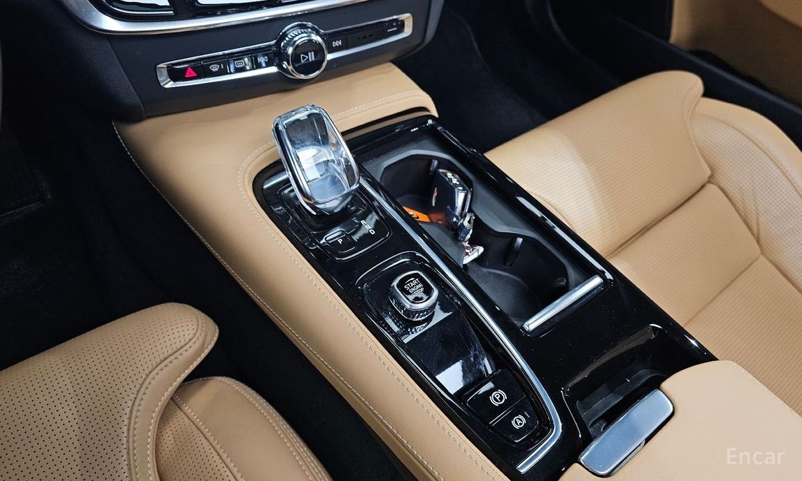 2022 Volvo S90 II Рестайлинг T8 AWD Inscription с пробегом 39 242 км