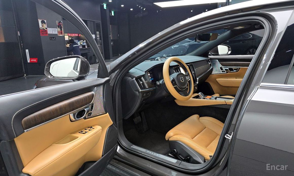 2022 Volvo S90 II Рестайлинг B6 AWD Inscription с пробегом 54 694 км