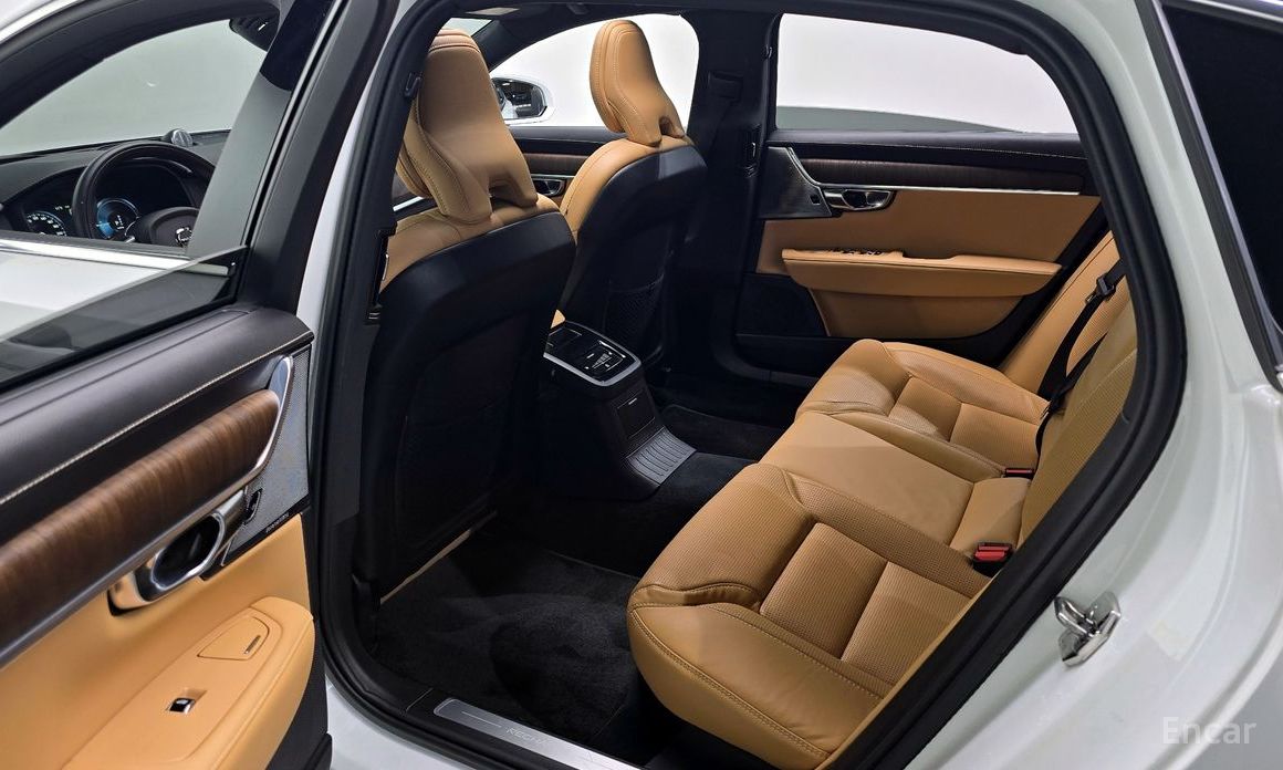 2021 Volvo S90 II Рестайлинг T8 AWD Inscription с пробегом 81 287 км