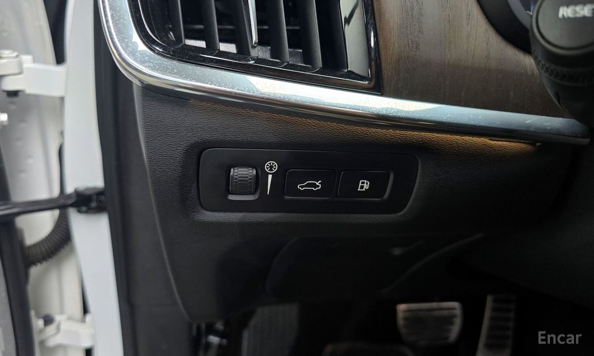 2021 Volvo S90 II Рестайлинг T8 AWD Inscription с пробегом 81 287 км