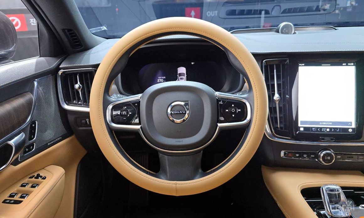 2022 Volvo S90 II Рестайлинг B6 AWD Inscription с пробегом 54 694 км