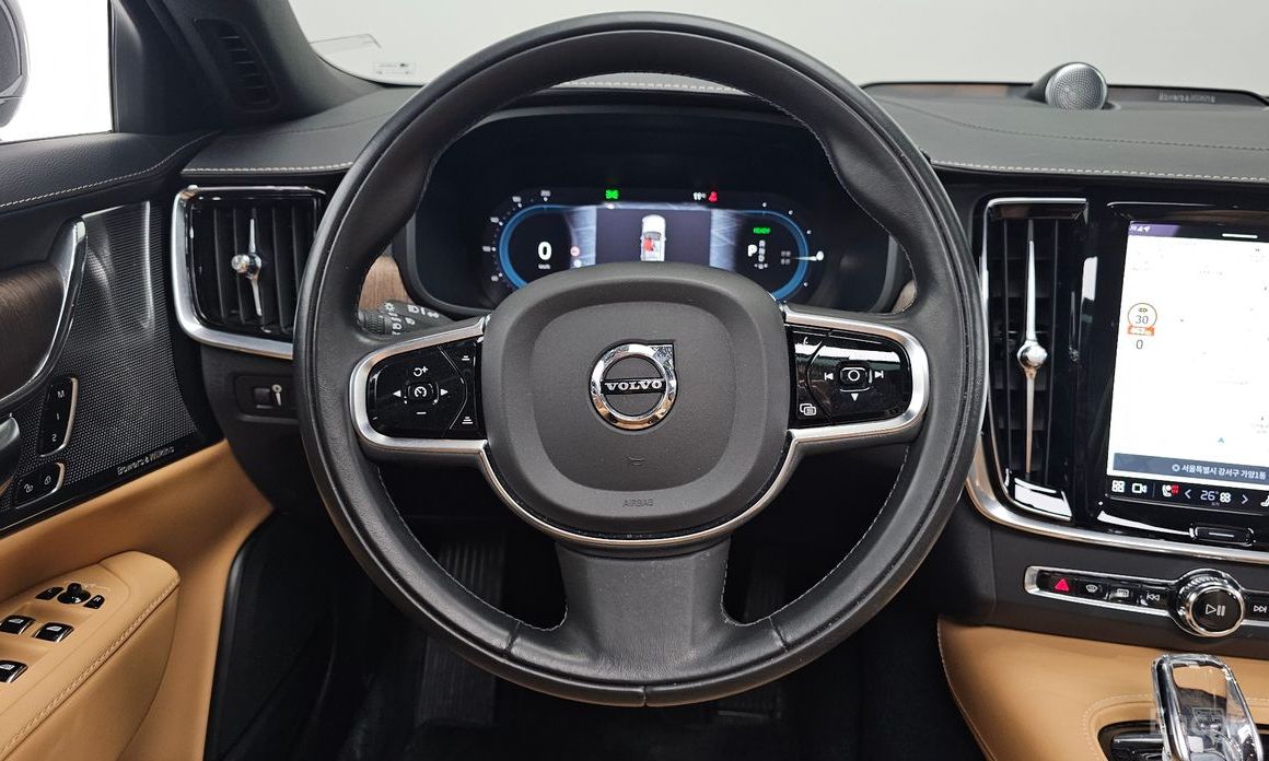 2022 Volvo S90 II Рестайлинг T8 AWD Inscription с пробегом 39 242 км