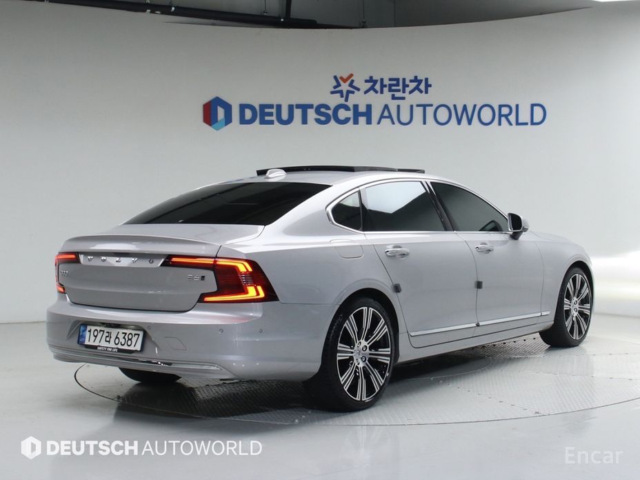2023 Volvo S90 II Рестайлинг B6 AWD Ultimate Bright с пробегом 63 975 км