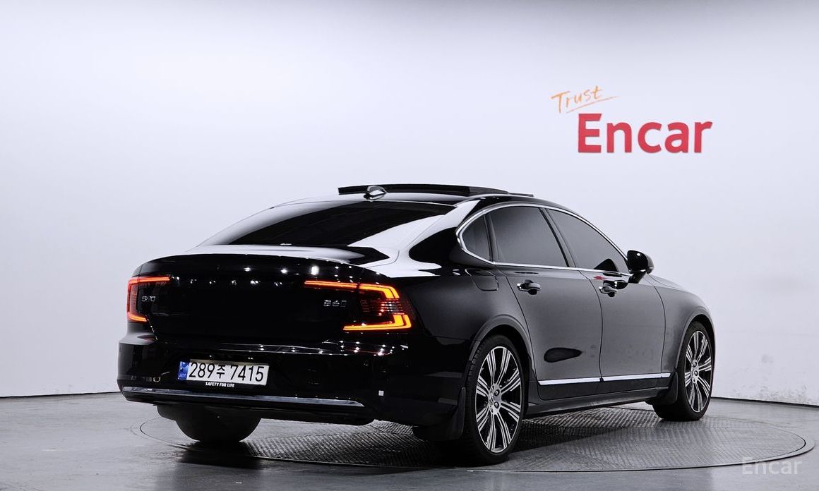 2023 Volvo S90 II Рестайлинг B6 AWD Ultimate Bright с пробегом 30 012 км