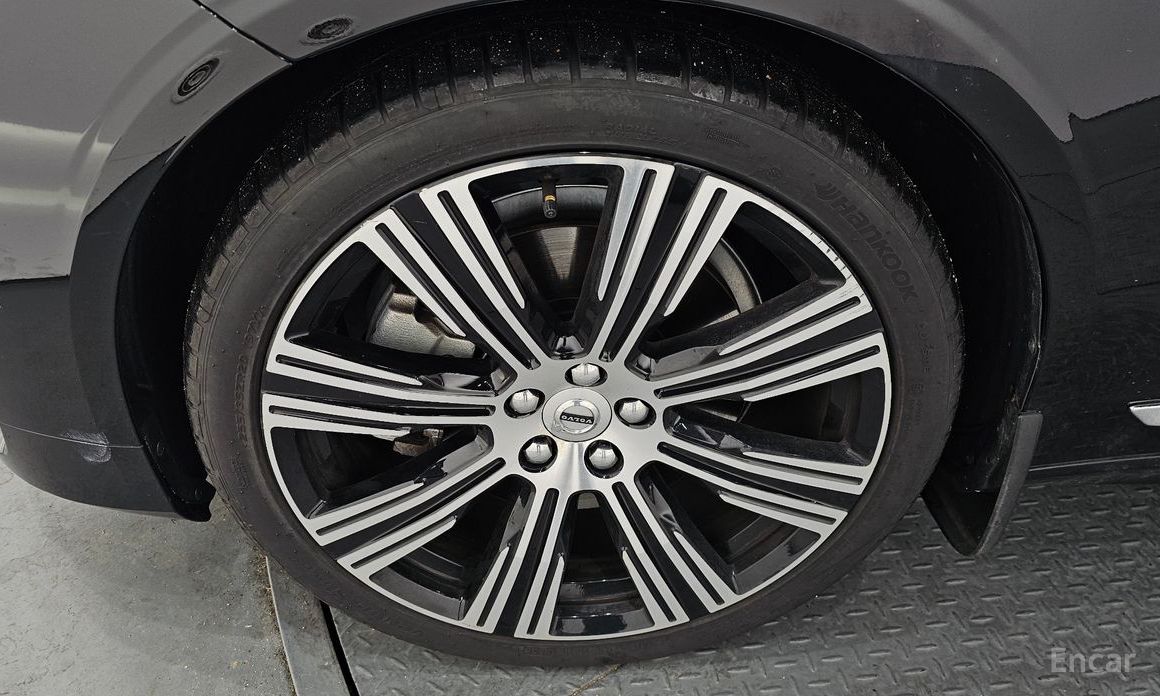 2023 Volvo S90 II Рестайлинг B6 AWD Ultimate Bright с пробегом 30 012 км