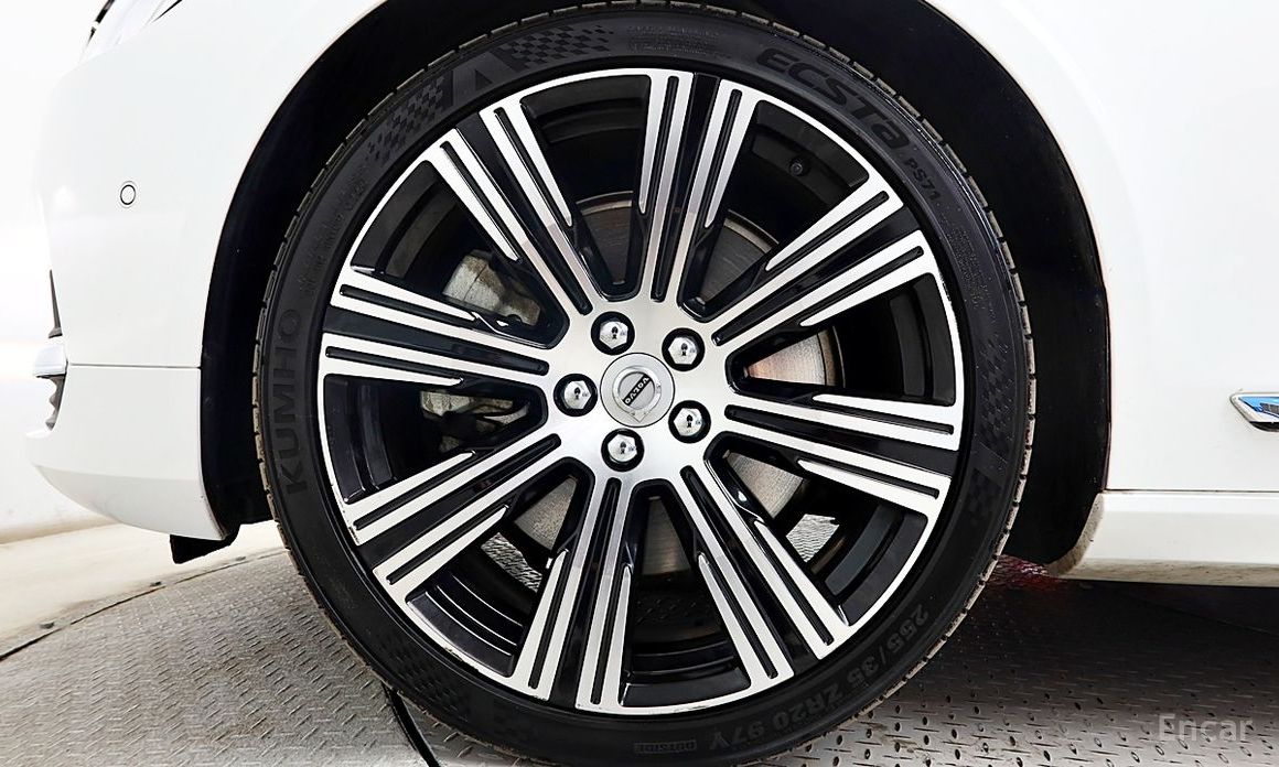 2022 Volvo S90 II Рестайлинг B6 AWD Ultimate Bright с пробегом 64 163 км