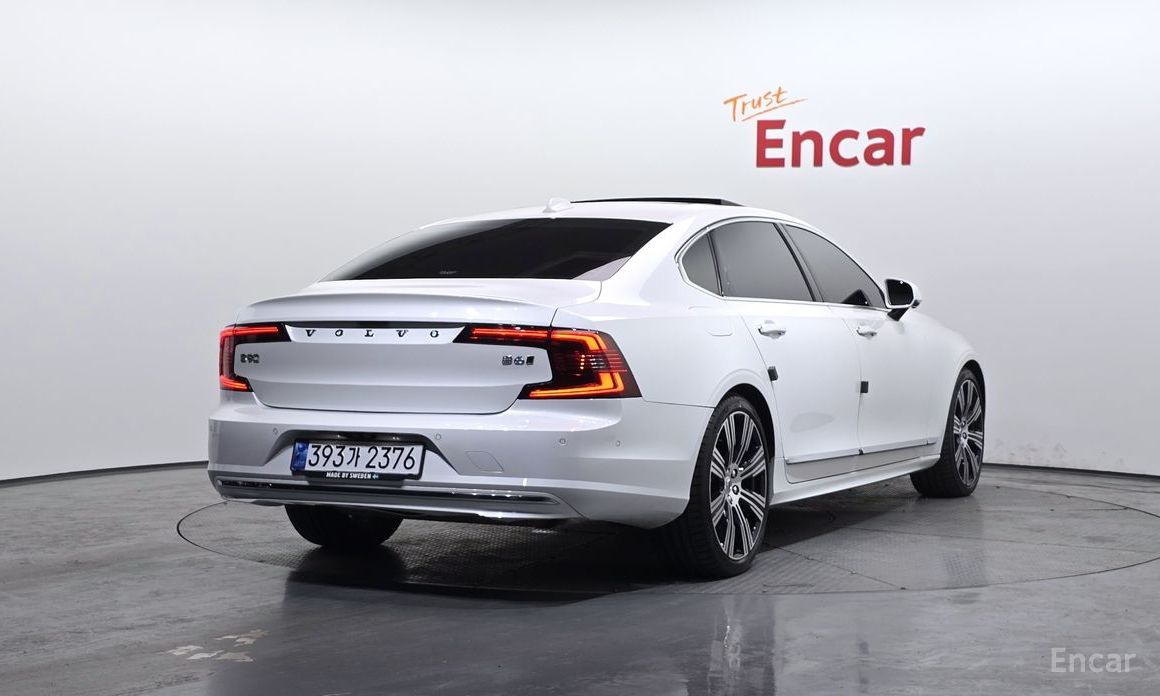 2022 Volvo S90 II Рестайлинг B6 AWD Ultimate Bright с пробегом 43 649 км
