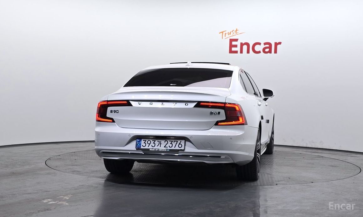 2022 Volvo S90 II Рестайлинг B6 AWD Ultimate Bright с пробегом 43 649 км